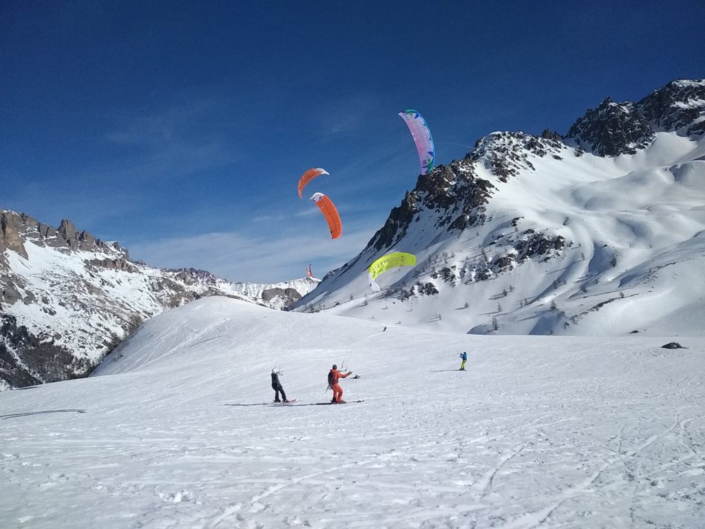 cross en snowkite sur les spots du Col du Lautaret avec Kite Légende